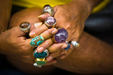 Ring Seller\'s hands, Singapore